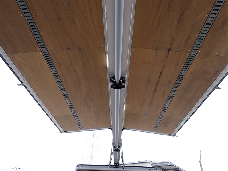 【352438】アルミウィング 格納ゲート付|中古トラックの販売・買取・査定のアイナビ