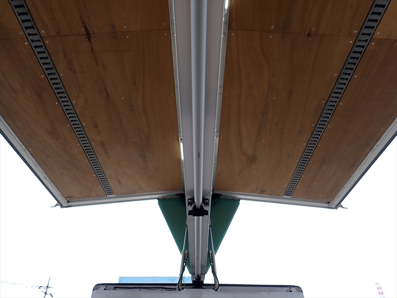 【352438】アルミウィング 格納ゲート付|中古トラックの販売・買取・査定のアイナビ