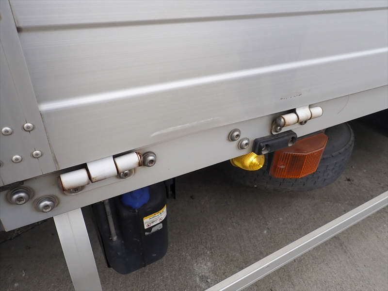 【352438】アルミウィング 格納ゲート付|中古トラックの販売・買取・査定のアイナビ