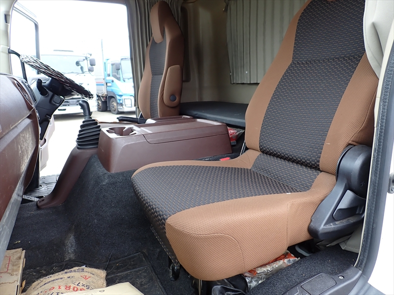 【352438】アルミウィング 格納ゲート付|中古トラックの販売・買取・査定のアイナビ