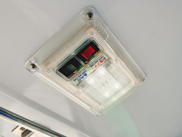 日産|中古トラックの販売・買取・査定のアイナビ