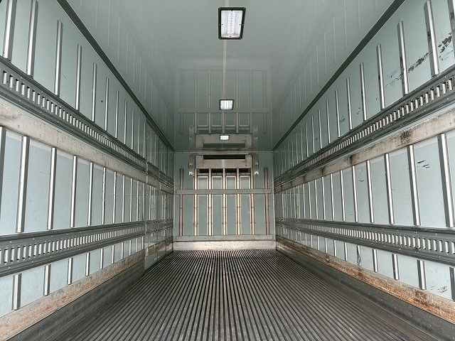 菱重コールドチェーンフルキャブ/ベッド付き左サイド観音扉|中古トラックの販売・買取・査定のアイナビ