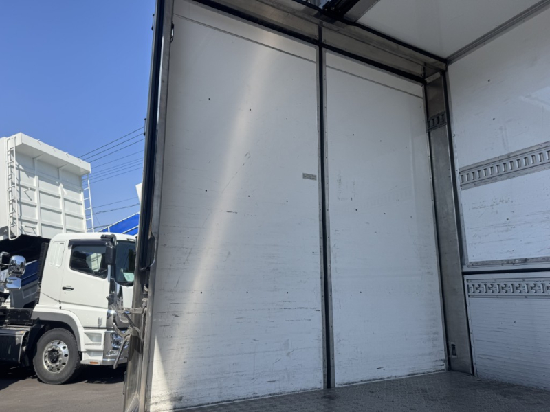 4軸低床エアサス菱重TDJS70A-L2低温門口ステンレス|中古トラックの販売・買取・査定のアイナビ