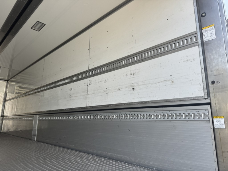 4軸低床エアサス菱重TDJS70A-L2低温門口ステンレス|中古トラックの販売・買取・査定のアイナビ