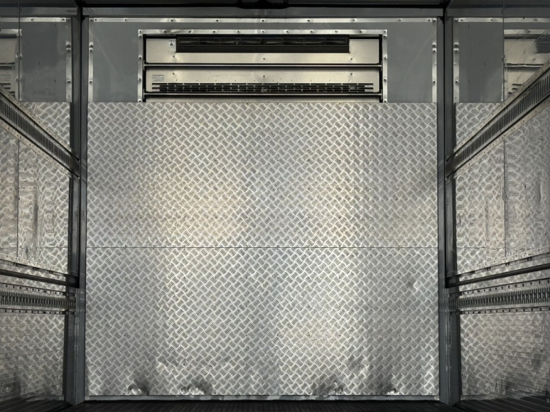 4軸低床エアサス菱重TDJS70A-L2低温門口ステンレス|中古トラックの販売・買取・査定のアイナビ