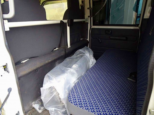 エルフ1.8t4WDFFL標準Wキャブ/垂直PG付総重量5t未満|中古トラックの販売・買取・査定のアイナビ