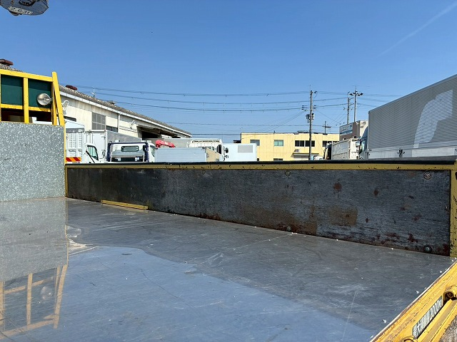 フックイン高所作業用2.63t距離浅140馬力5速MTマニュアル|中古トラックの販売・買取・査定のアイナビ