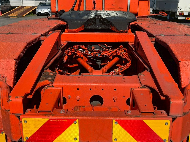 3軸2デフ★第5輪17.7トン★520馬力★流体式リターダ★ツーデフ|中古トラックの販売・買取・査定のアイナビ