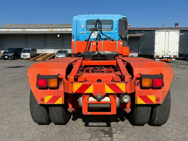 3軸2デフ★第5輪17.7トン★520馬力★流体式リターダ★ツーデフ|中古トラックの販売・買取・査定のアイナビ