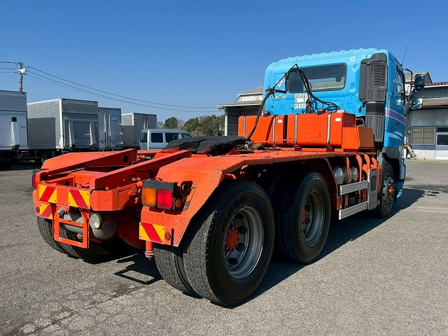 3軸2デフ★第5輪17.7トン★520馬力★流体式リターダ★ツーデフ|中古トラックの販売・買取・査定のアイナビ