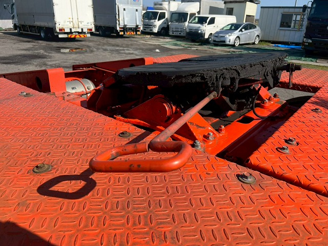 3軸2デフ★第5輪17.7トン★520馬力★流体式リターダ★ツーデフ|中古トラックの販売・買取・査定のアイナビ