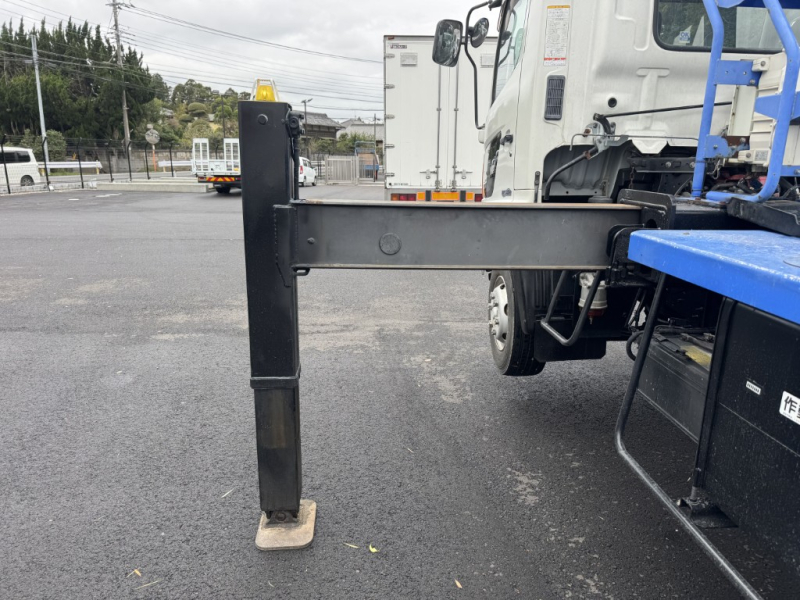 アイチ SK27A 27m バケット200kg|中古トラックの販売・買取・査定のアイナビ