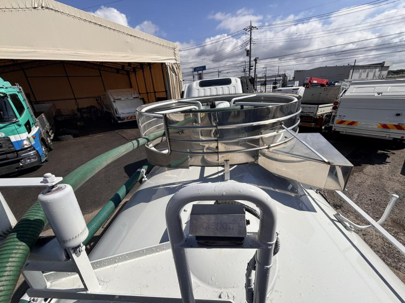 ワイド幅 バキューム車 モリタ製3700L|中古トラックの販売・買取・査定のアイナビ