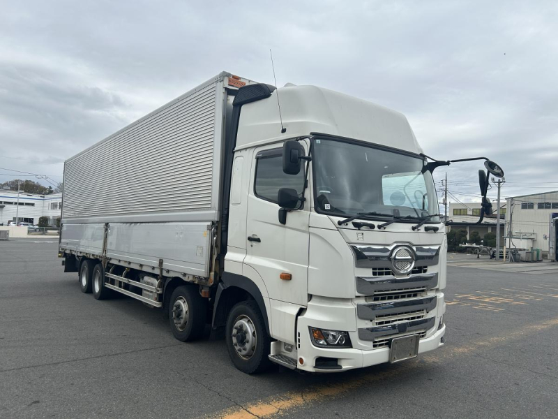 日野プロフィアアルミウィング|中古トラックの販売・買取・査定のアイナビ