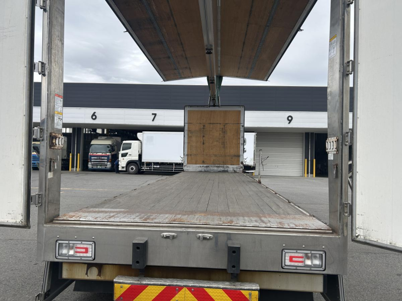 日野プロフィアアルミウィング|中古トラックの販売・買取・査定のアイナビ