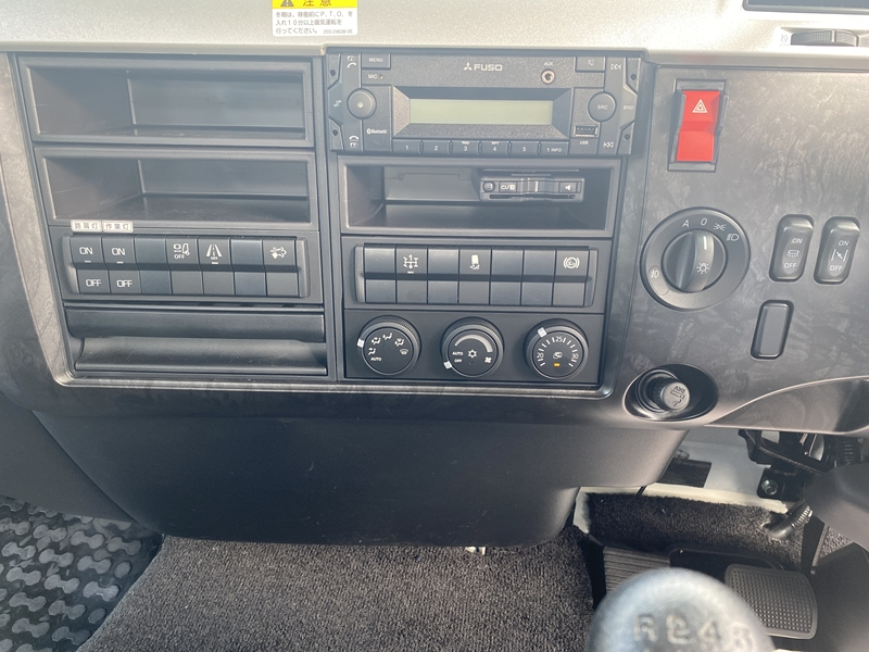 ファイター 新明和工業キャブバックステージ積載3,450kgプロライン装備|中古トラックの販売・買取・査定のアイナビ