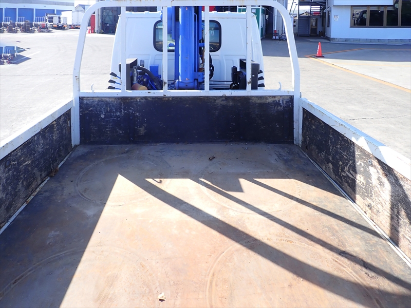 【352249】4段クレーン付き平ボディ　ラジコン付|中古トラックの販売・買取・査定のアイナビ