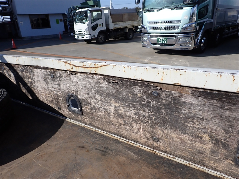 【352249】4段クレーン付き平ボディ　ラジコン付|中古トラックの販売・買取・査定のアイナビ