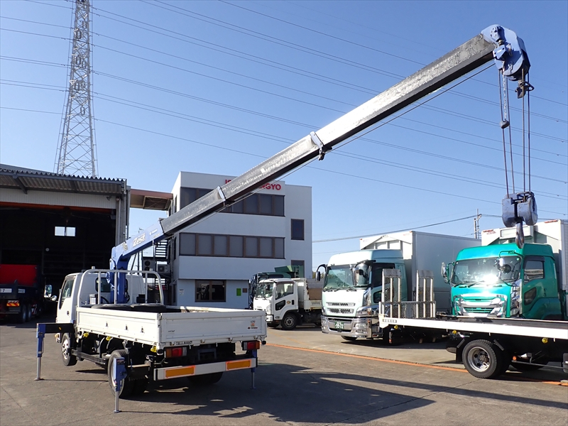 【352249】4段クレーン付き平ボディ　ラジコン付|中古トラックの販売・買取・査定のアイナビ