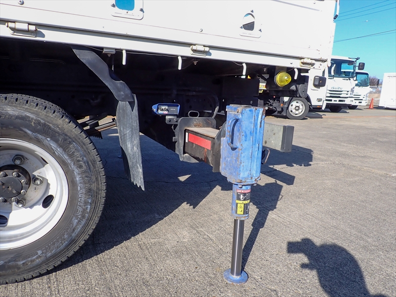 【352249】4段クレーン付き平ボディ　ラジコン付|中古トラックの販売・買取・査定のアイナビ