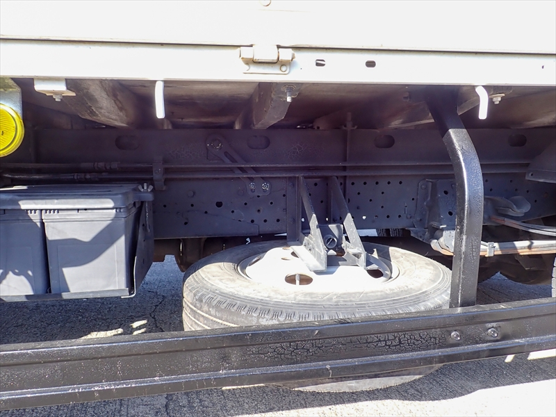 【352249】4段クレーン付き平ボディ　ラジコン付|中古トラックの販売・買取・査定のアイナビ