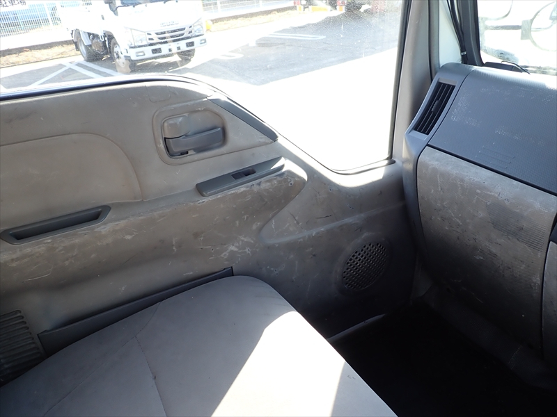 【352249】4段クレーン付き平ボディ　ラジコン付|中古トラックの販売・買取・査定のアイナビ