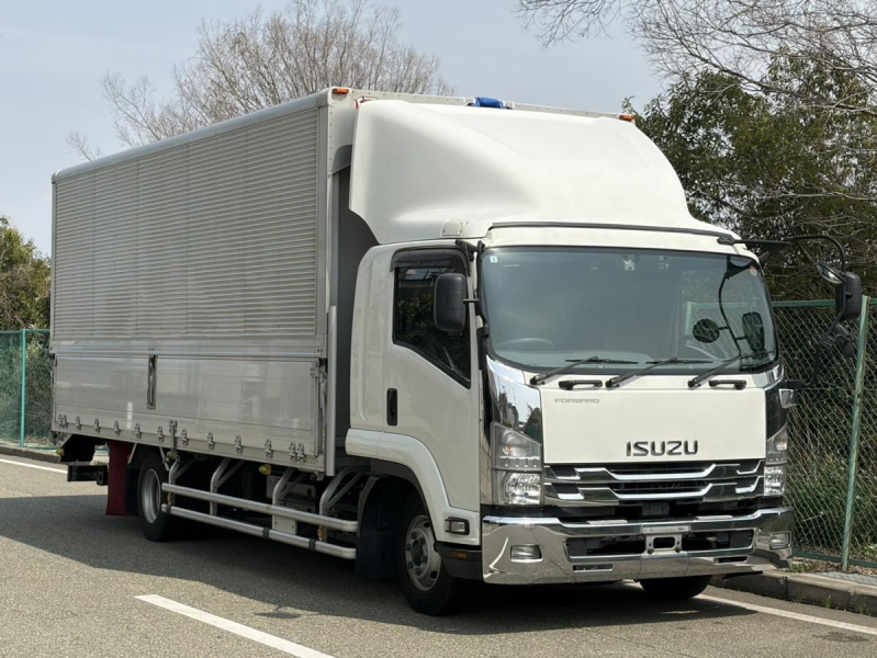 令和2年式 2RG-FRR90T2 ワイド6.2m 跳ね上げゲート付ウイング|中古トラックの販売・買取・査定のアイナビ
