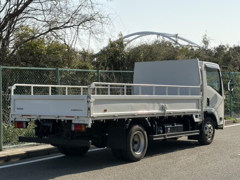 令和2年式2RG-LPR88ARワイドロング積載3.5t平|中古トラックの販売・買取・査定のアイナビ