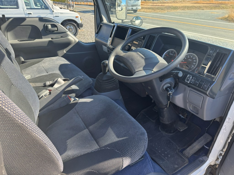 平成28年式☆カスタム仕様　10尺平ボデー　積載3t 車検付き|中古トラックの販売・買取・査定のアイナビ
