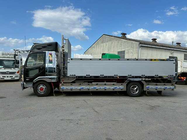 車検付セーフティローダーフルキャブリーフサス造りボディ|中古トラックの販売・買取・査定のアイナビ