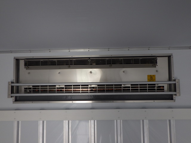 三菱2KG-FK65F冷凍車4tワイド格納ゲートジョロダー|中古トラックの販売・買取・査定のアイナビ