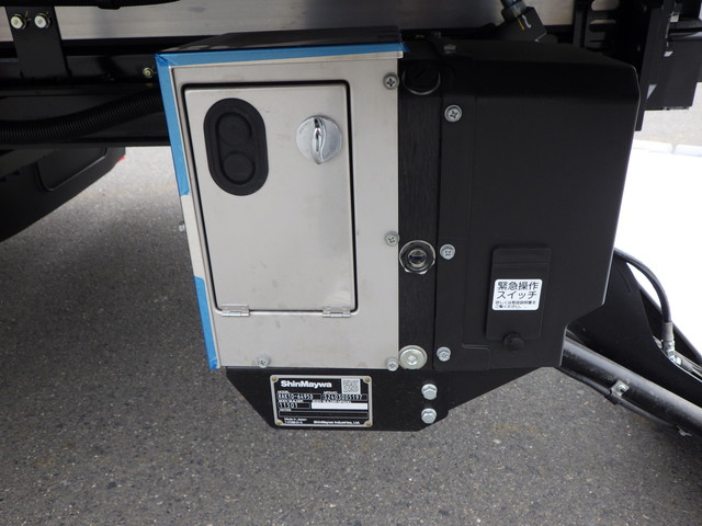 三菱2KG-FK65F冷凍車4tワイド格納ゲートジョロダー|中古トラックの販売・買取・査定のアイナビ