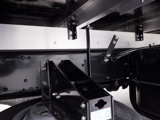 三菱2KG-FK65F冷凍車4tワイド格納ゲートジョロダー|中古トラックの販売・買取・査定のアイナビ