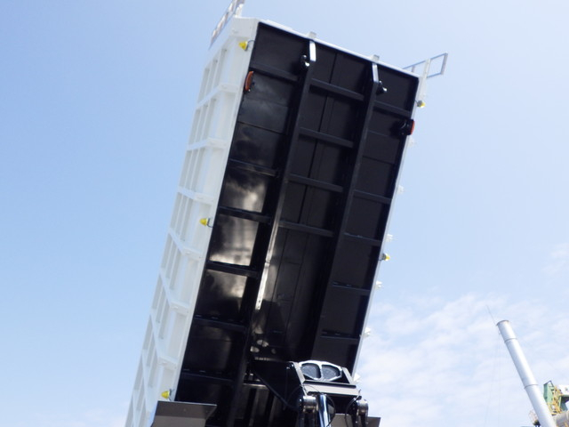 三菱2PG-FV80VZ深ダンプ10t超小平産業39㎥土砂禁|中古トラックの販売・買取・査定のアイナビ