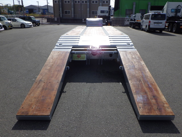 東邦TL26G4E2重機トレーラー幅2.5m自動歩み付|中古トラックの販売・買取・査定のアイナビ