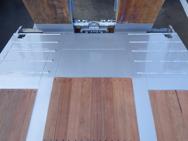 東邦TL26G4E2重機トレーラー幅2.5m自動歩み付|中古トラックの販売・買取・査定のアイナビ