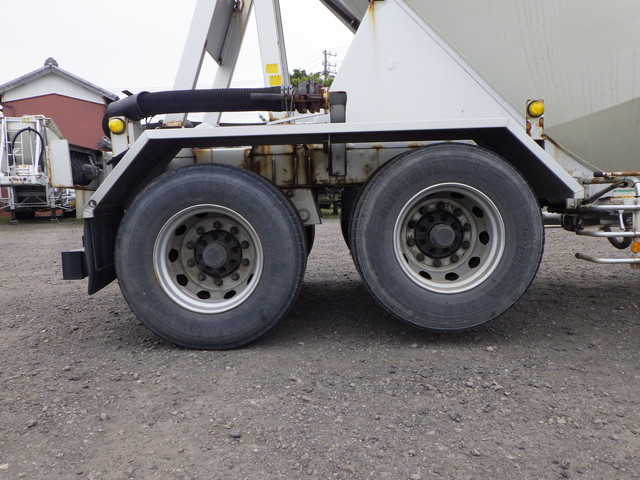 トレクスTNF22401粉粒体運搬セミトレーラー2槽式|中古トラックの販売・買取・査定のアイナビ