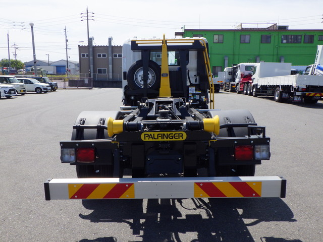 日野2KG-FD2ABAアームロール4t標準幅|中古トラックの販売・買取・査定のアイナビ