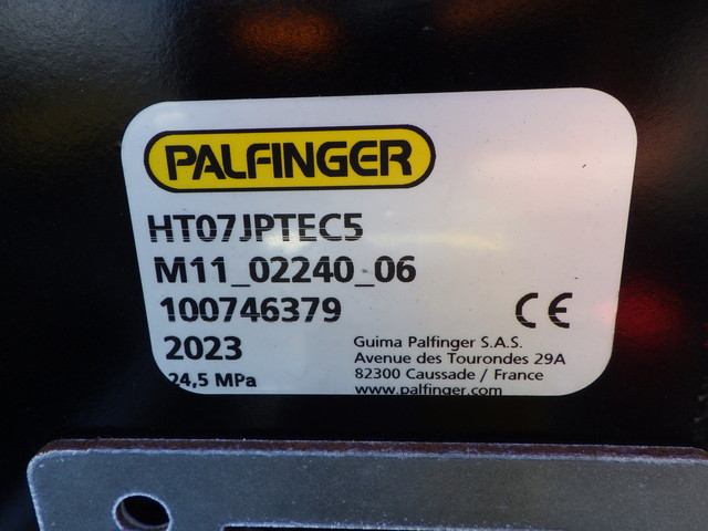 日野2KG-FD2ABAアームロール4t標準幅|中古トラックの販売・買取・査定のアイナビ