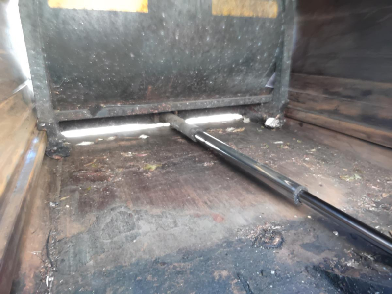 平成17年 いすゞ 2トンプレス 現状渡し|中古トラックの販売・買取・査定のアイナビ