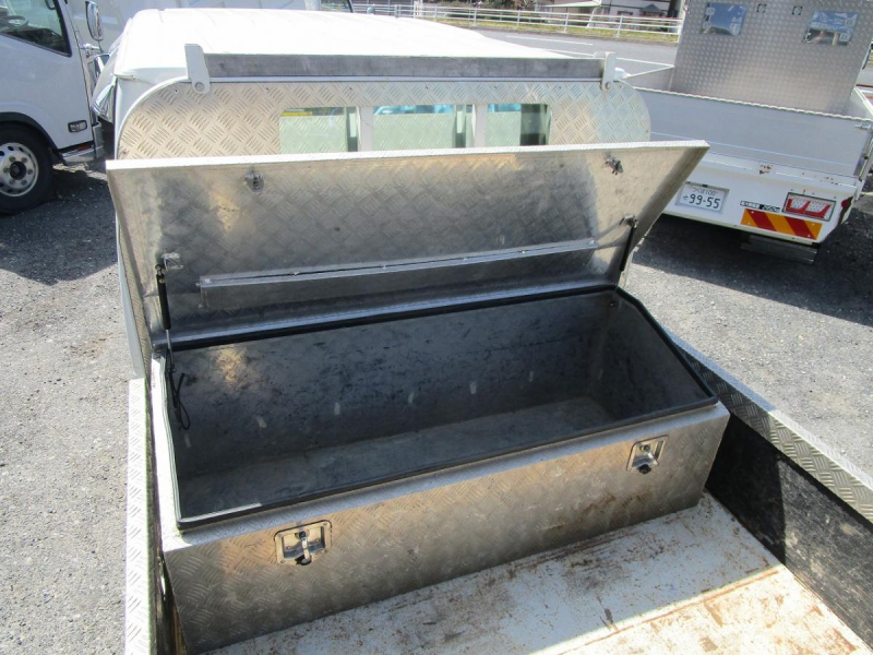 Wキャブ 床鉄板張り|中古トラックの販売・買取・査定のアイナビ