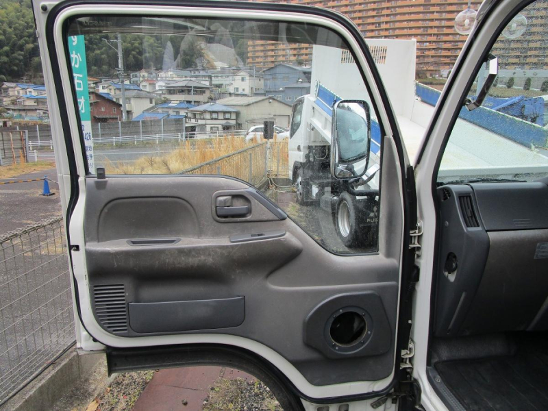 Wキャブ 床鉄板張り|中古トラックの販売・買取・査定のアイナビ