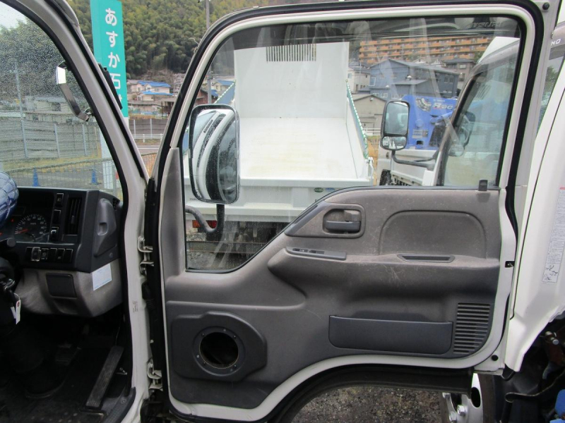 Wキャブ 床鉄板張り|中古トラックの販売・買取・査定のアイナビ