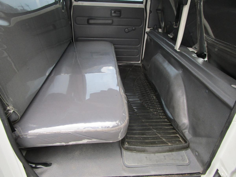 Wキャブ 床鉄板張り|中古トラックの販売・買取・査定のアイナビ