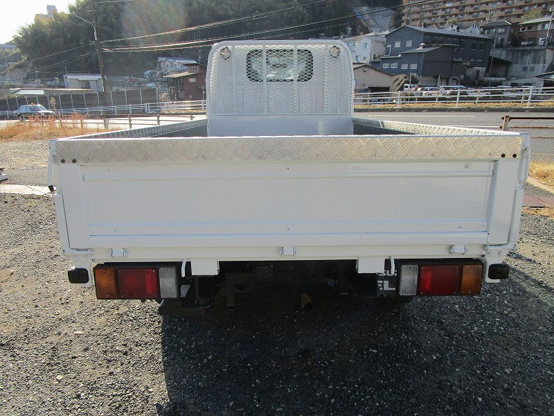 平ボデー　4WD　床シマ板張り　外装塗装済|中古トラックの販売・買取・査定のアイナビ