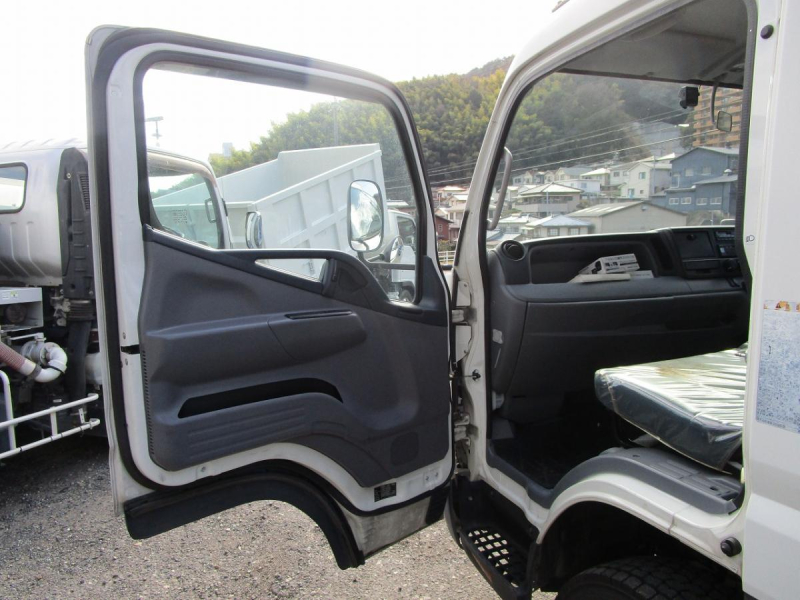 平ボデー ワイドロング 床鉄板張り 床フック9対|中古トラックの販売・買取・査定のアイナビ