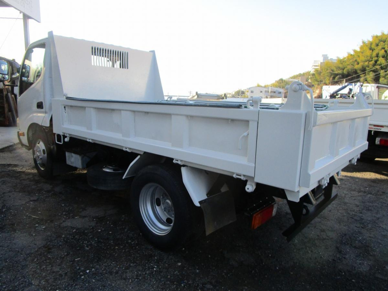 ダンプ　極東開発DD02-31　積載量3,000Kg　全低床|中古トラックの販売・買取・査定のアイナビ