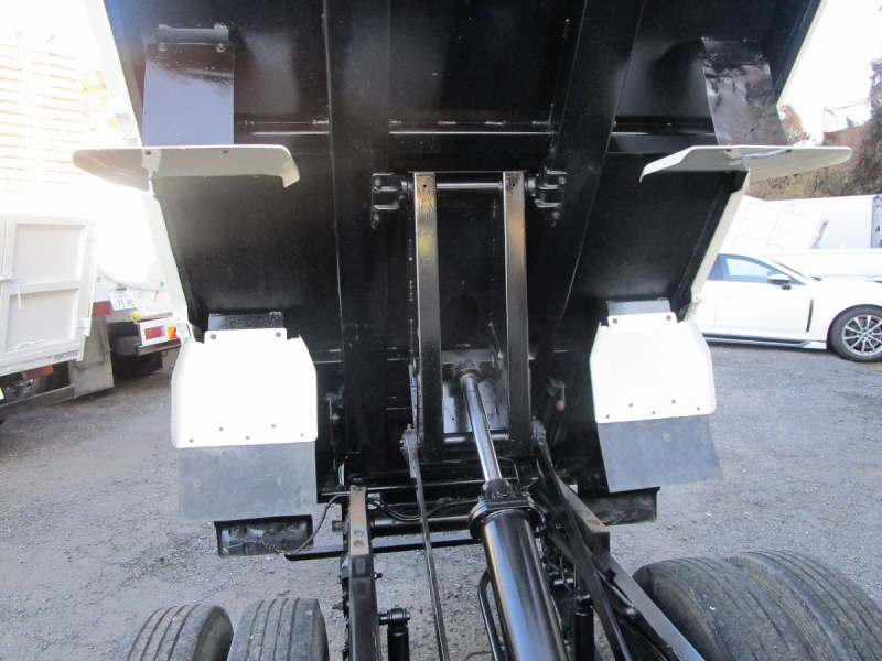 ダンプ　極東開発DD02-31　積載量3,000Kg　全低床|中古トラックの販売・買取・査定のアイナビ