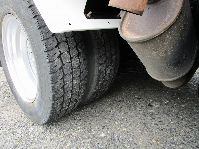 ダンプ 全低床 3t|中古トラックの販売・買取・査定のアイナビ