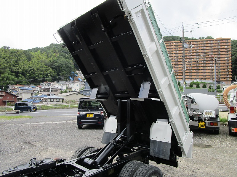 ダンプ 全低床 3t|中古トラックの販売・買取・査定のアイナビ